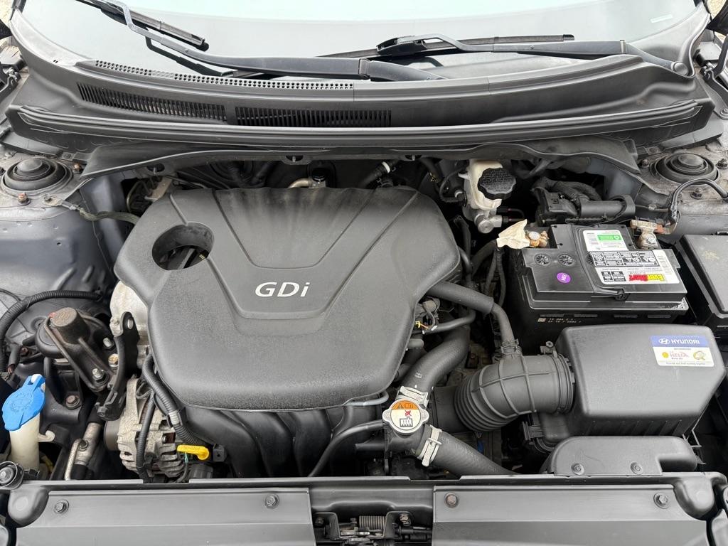 Hyundai Veloster Base 6MT 2016