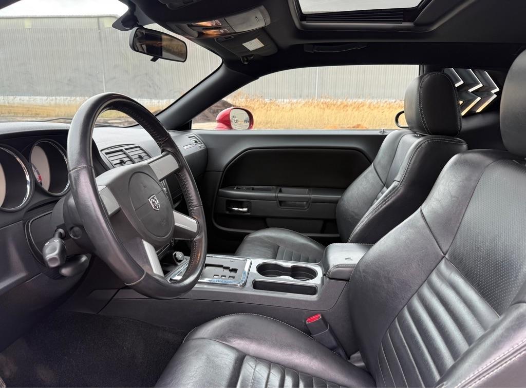 Dodge Challenger SE 2010