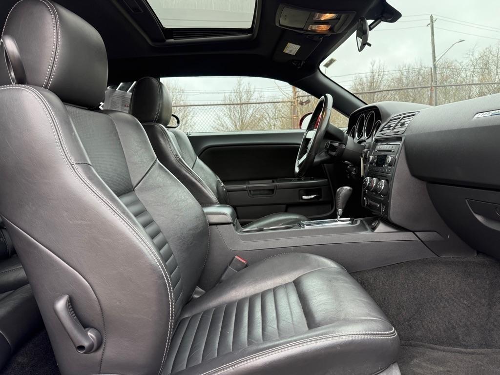 Dodge Challenger SE 2010