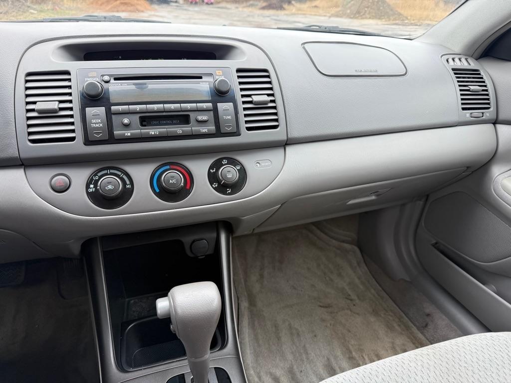Toyota Camry LE V6 2003