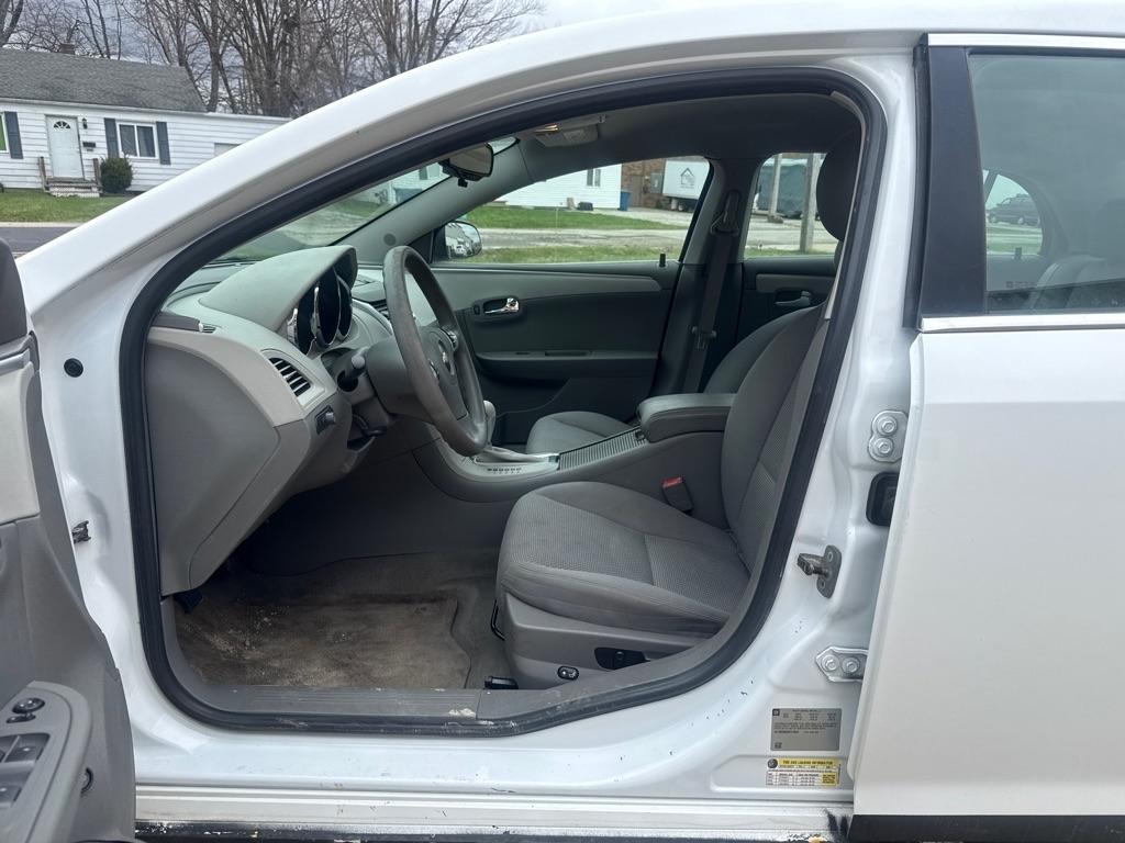 Chevrolet Malibu LS 2010