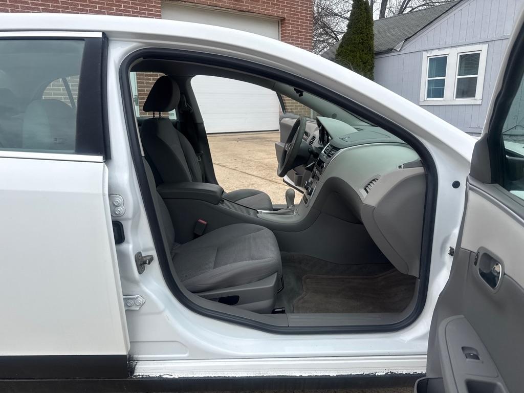 Chevrolet Malibu LS 2010