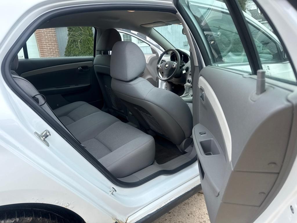 Chevrolet Malibu LS 2010