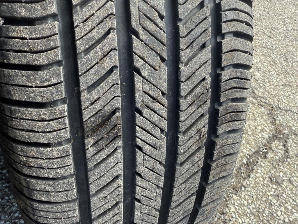 Volkswagen Beetle 2.5L w/Sunroof Sound & Nav 2012