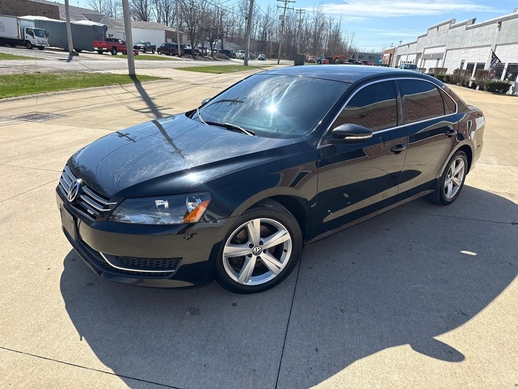 Volkswagen Passat 2.5L SE AT 2012