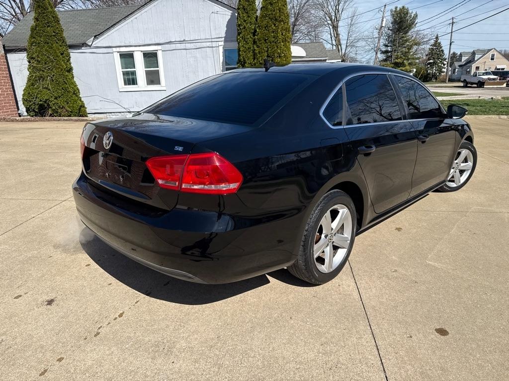 Volkswagen Passat 2.5L SE AT 2012