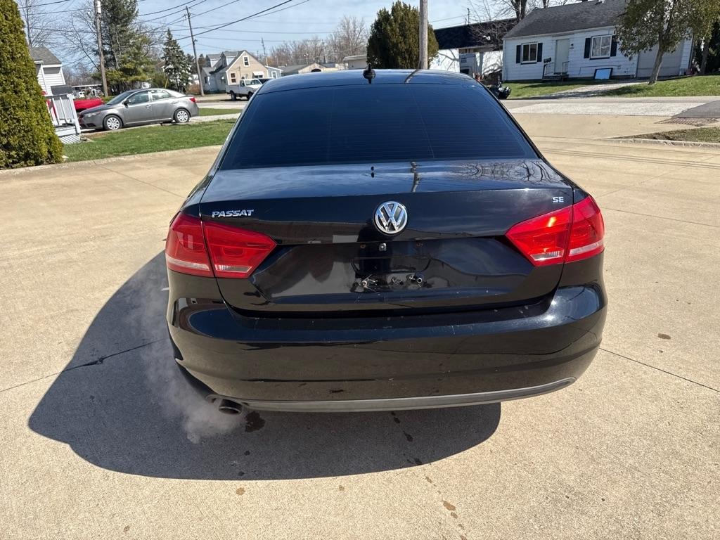 Volkswagen Passat 2.5L SE AT 2012