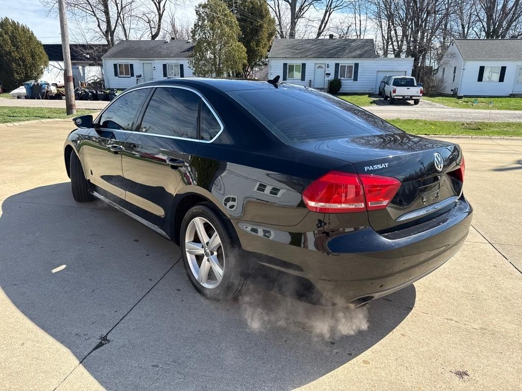 Volkswagen Passat 2.5L SE AT 2012