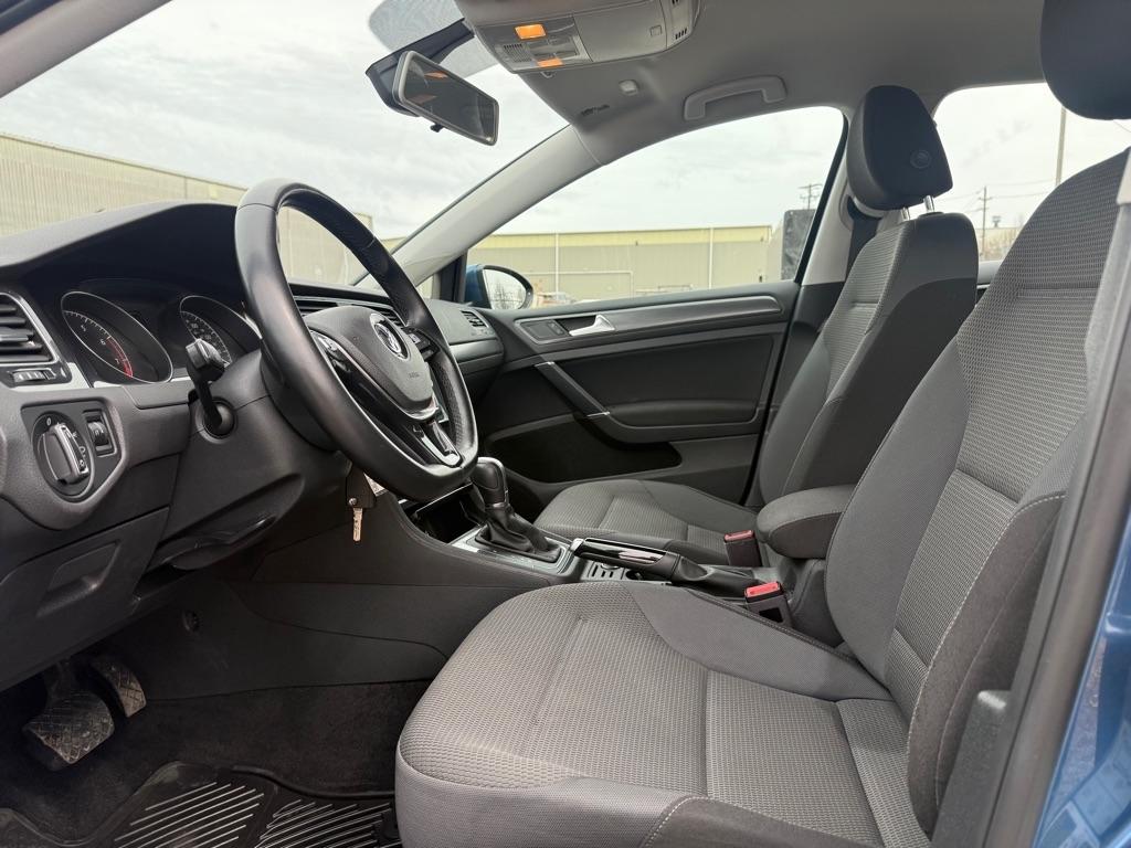 Volkswagen Golf TSI S 6A 2018