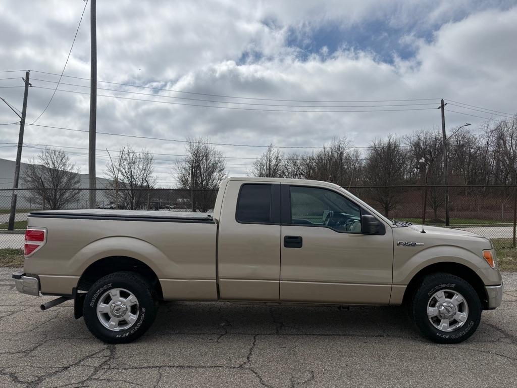 Ford F-150 XL SuperCab 8-ft. Bed 4WD 2010