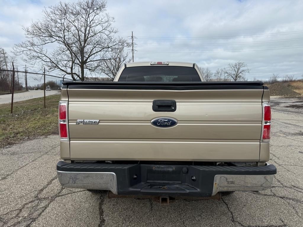 Ford F-150 XL SuperCab 8-ft. Bed 4WD 2010