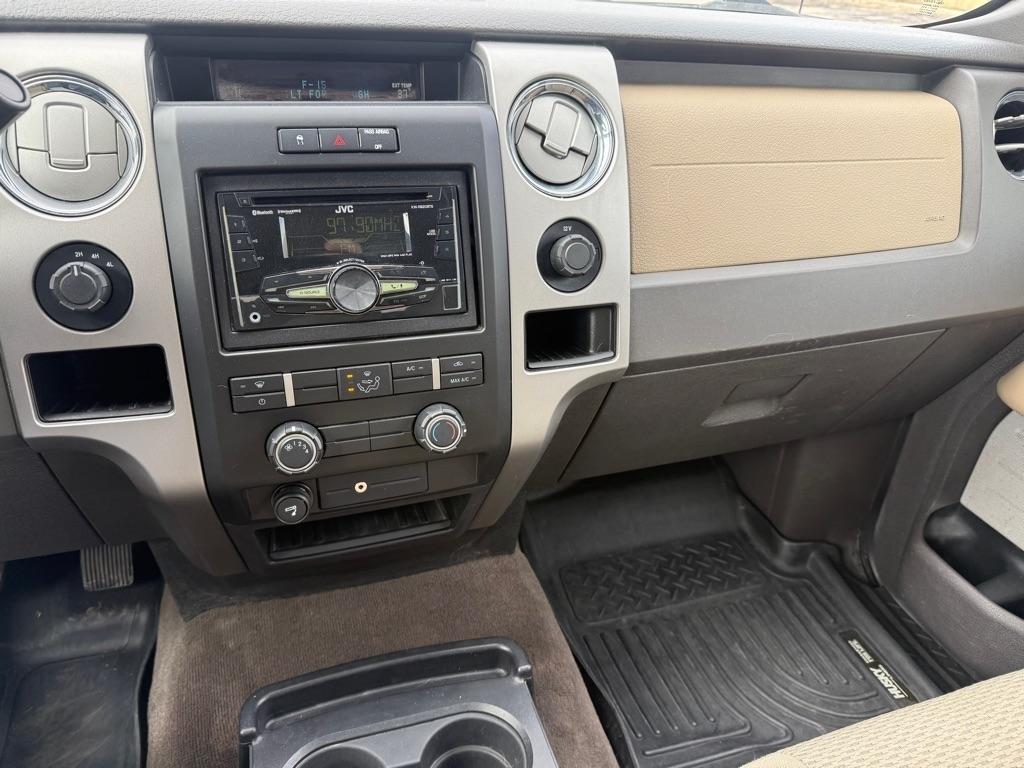 Ford F-150 XL SuperCab 8-ft. Bed 4WD 2010