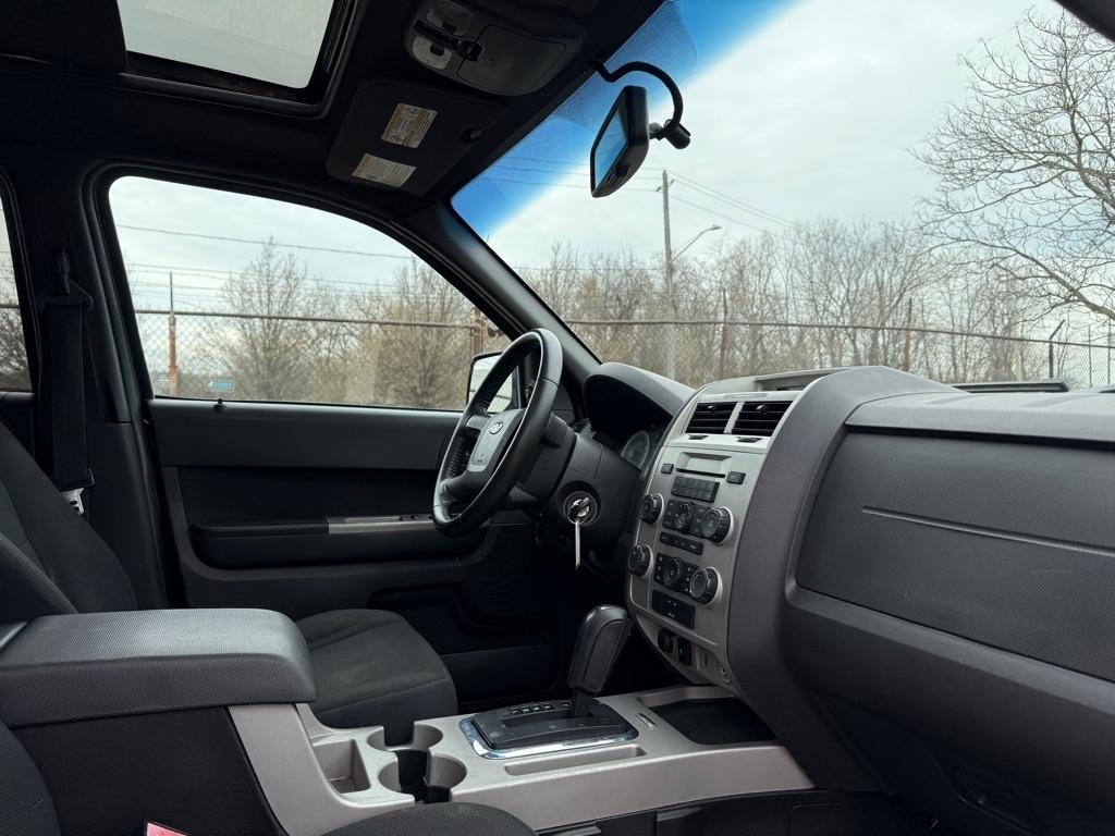 Ford Escape XLT 4WD I4 2009