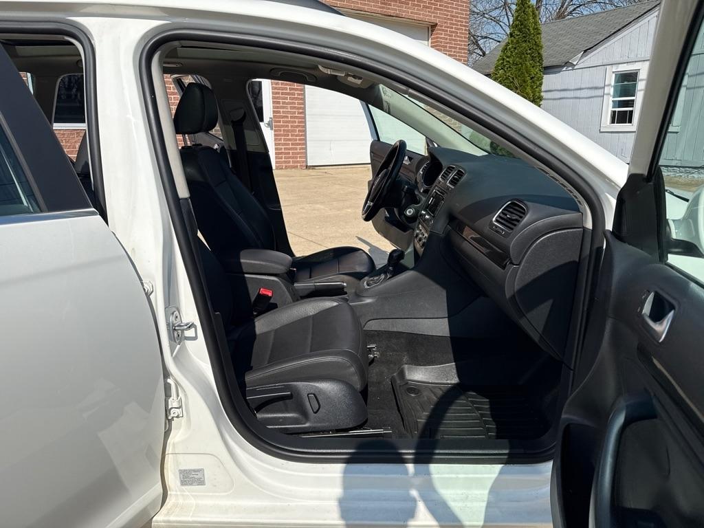 Volkswagen Jetta SportWagen 2.0L TDI 2013