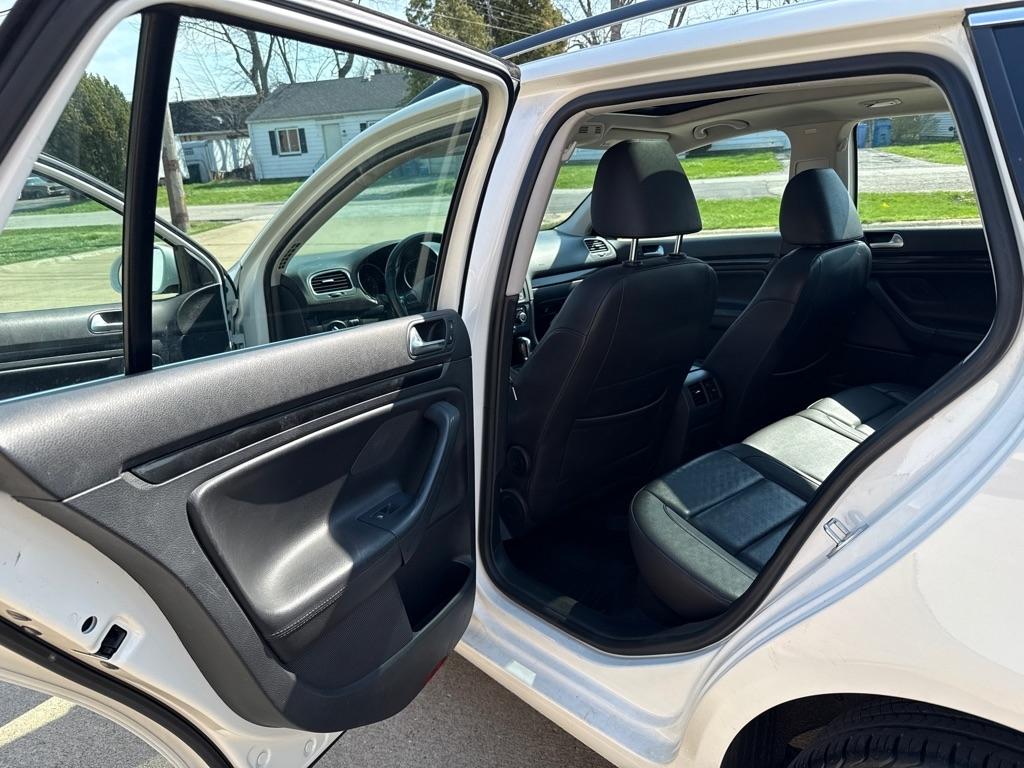 Volkswagen Jetta SportWagen 2.0L TDI 2013