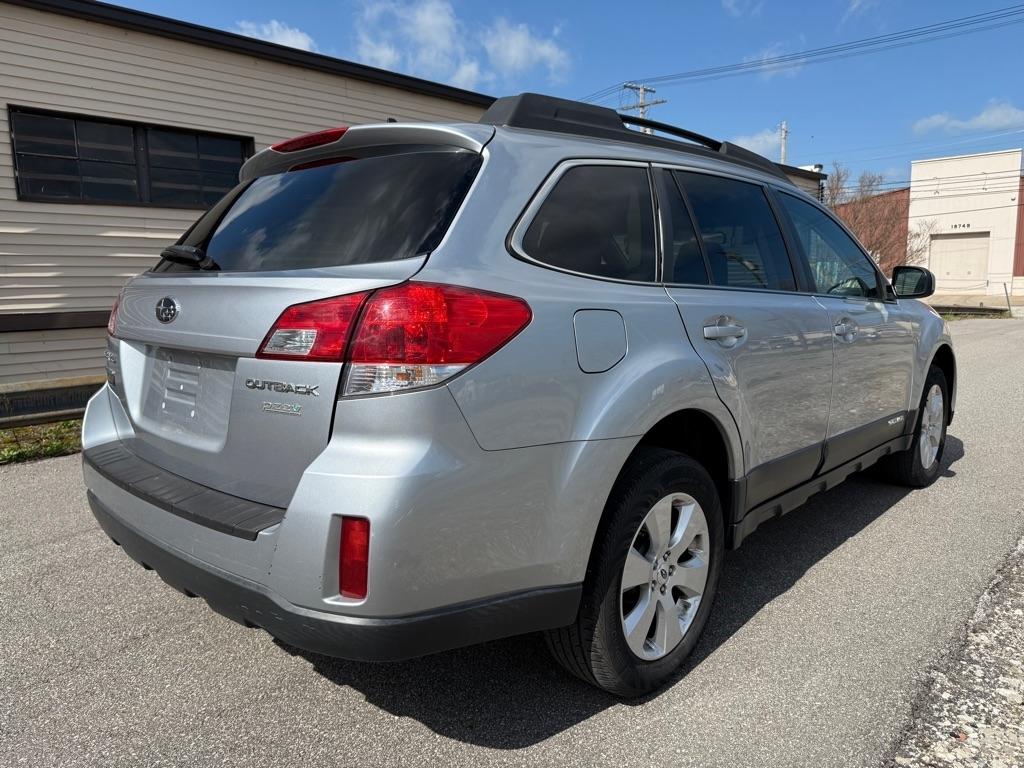Subaru Outback 2.5i Limited 2012