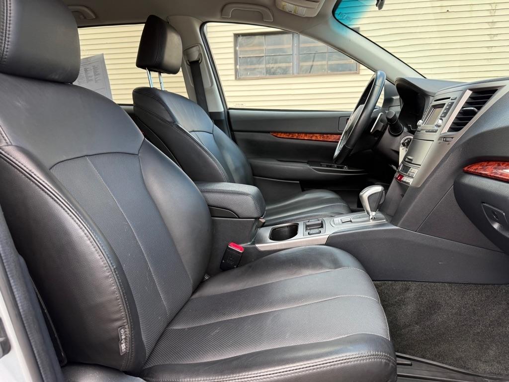 Subaru Outback 2.5i Limited 2012