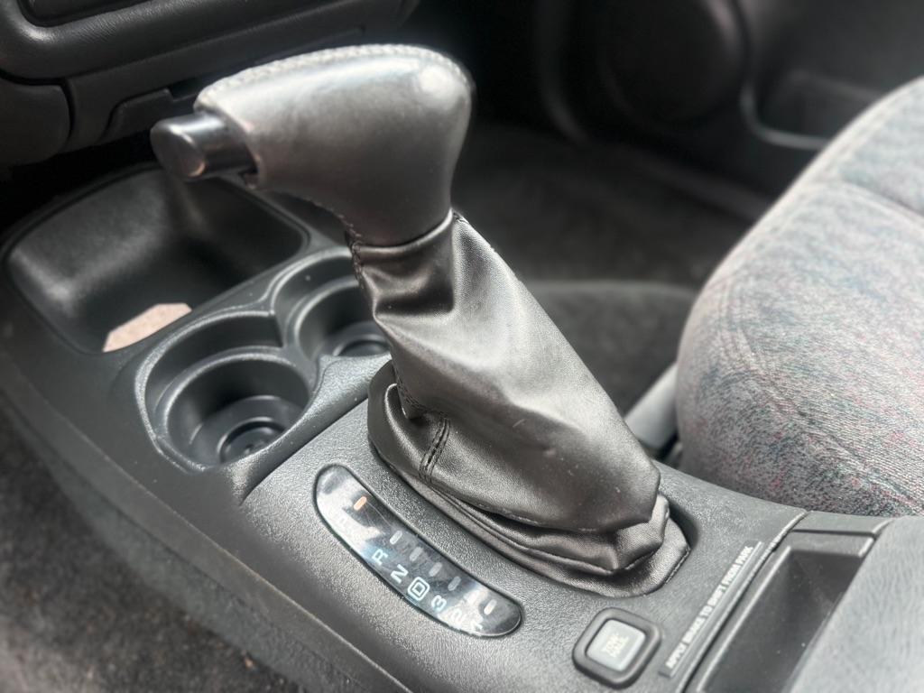 GMC Jimmy SLE 4-Door 4WD 2001