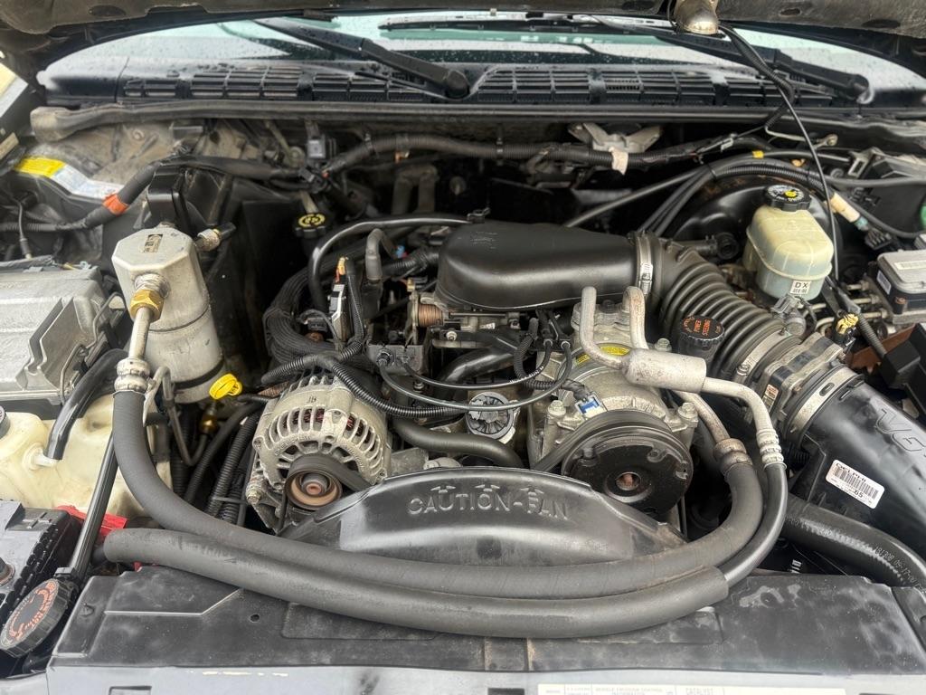 GMC Jimmy SLE 4-Door 4WD 2001