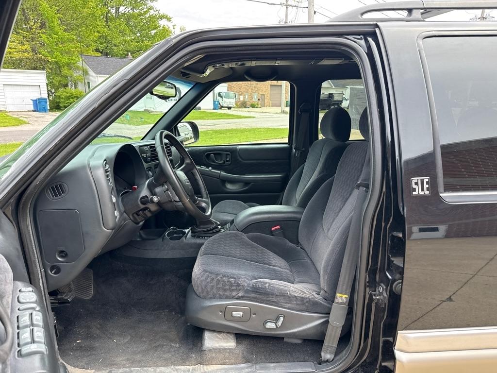 GMC Jimmy SLE 4-Door 4WD 2001
