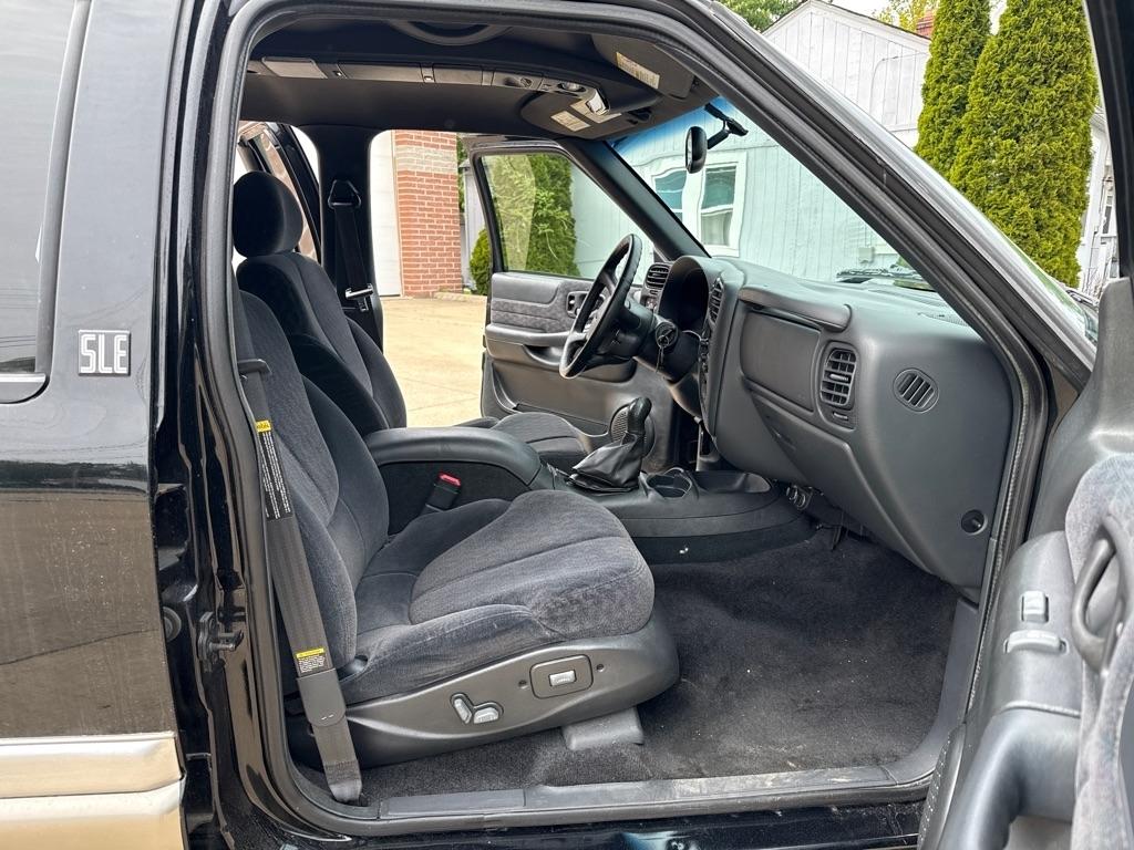 GMC Jimmy SLE 4-Door 4WD 2001