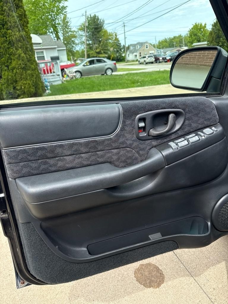 GMC Jimmy SLE 4-Door 4WD 2001