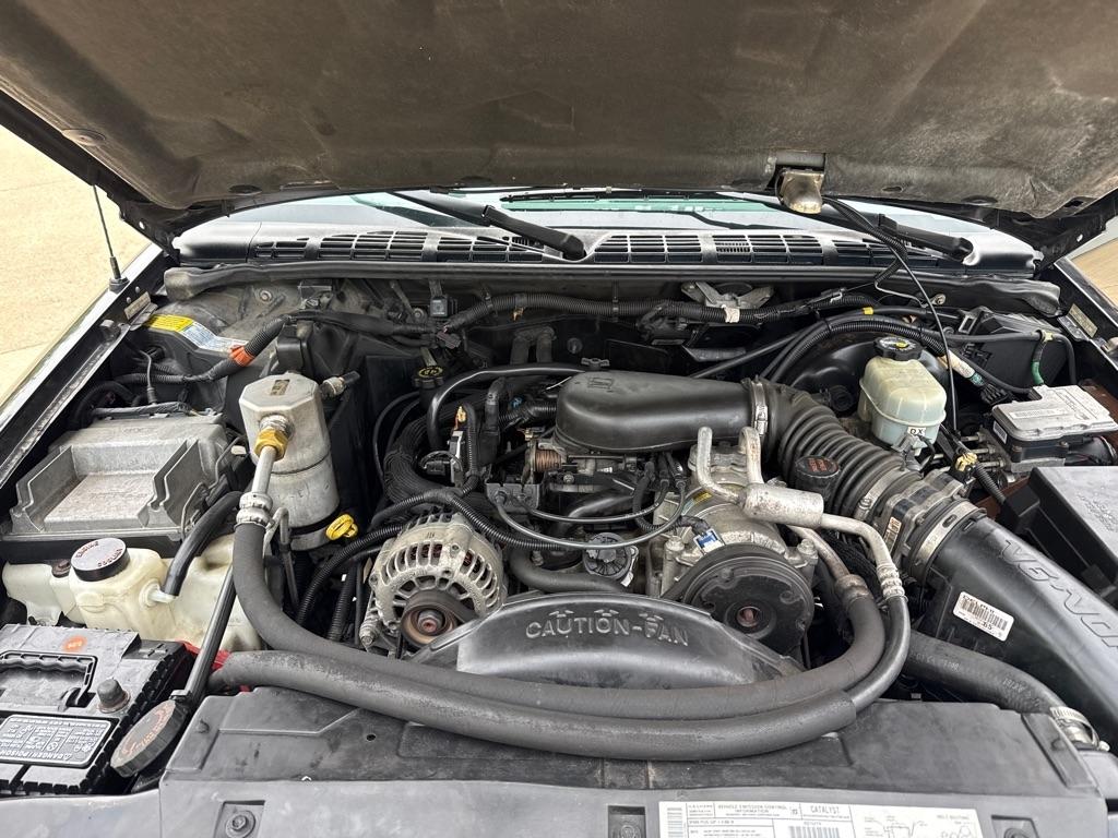 GMC Jimmy SLE 4-Door 4WD 2001