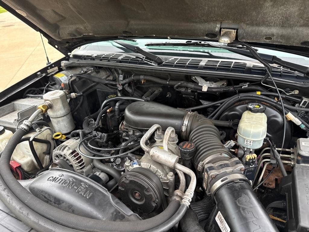 GMC Jimmy SLE 4-Door 4WD 2001