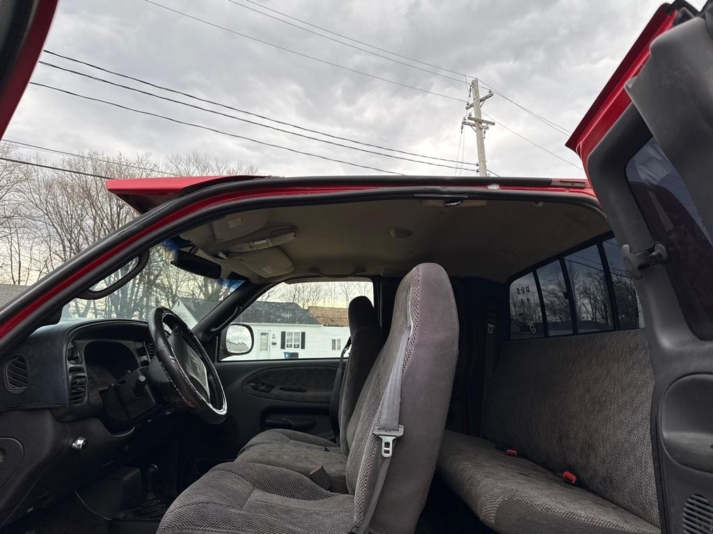Dodge Ram 1500 Quad Cab Short Bed 4WD 2000