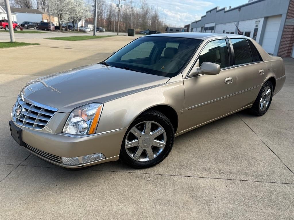 Cadillac DTS Sedan 2006