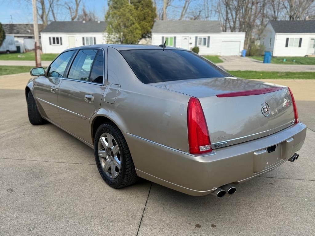 Cadillac DTS Sedan 2006