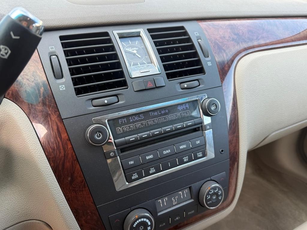 Cadillac DTS Sedan 2006