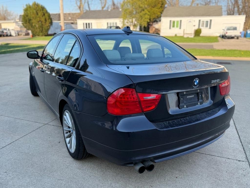 BMW 3-Series 328xi 2009