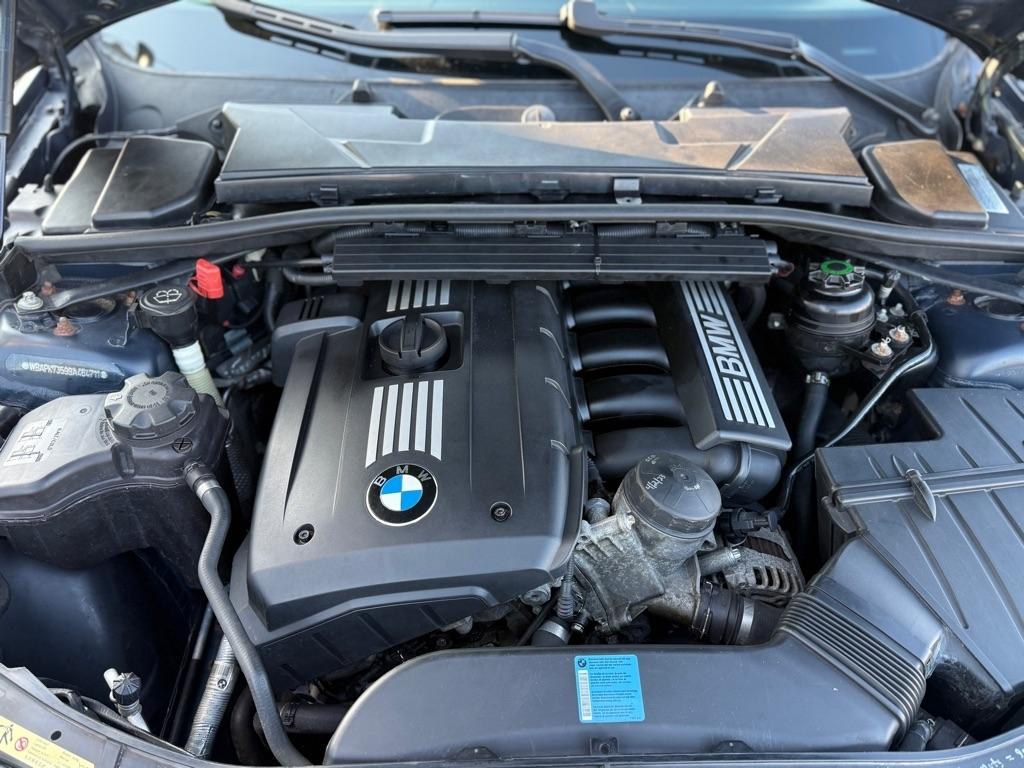 BMW 3-Series 328xi 2009