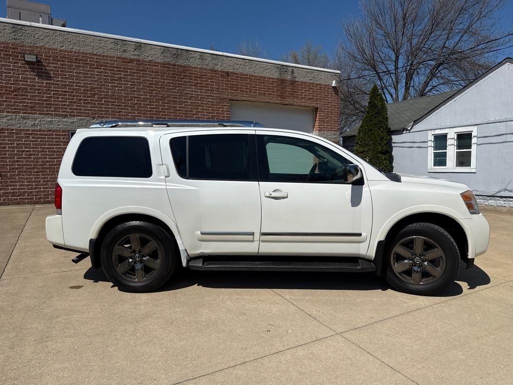 Nissan Armada Platinum 4WD 2013
