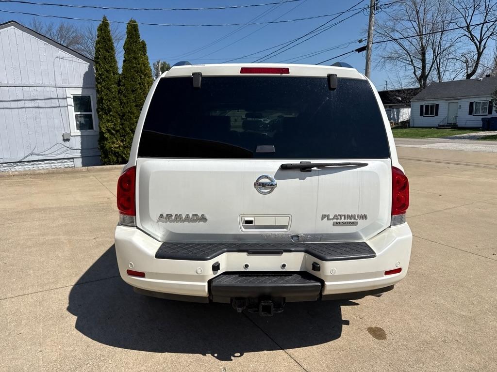 Nissan Armada Platinum 4WD 2013