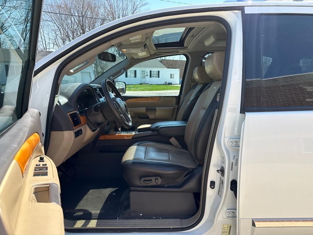 Nissan Armada Platinum 4WD 2013