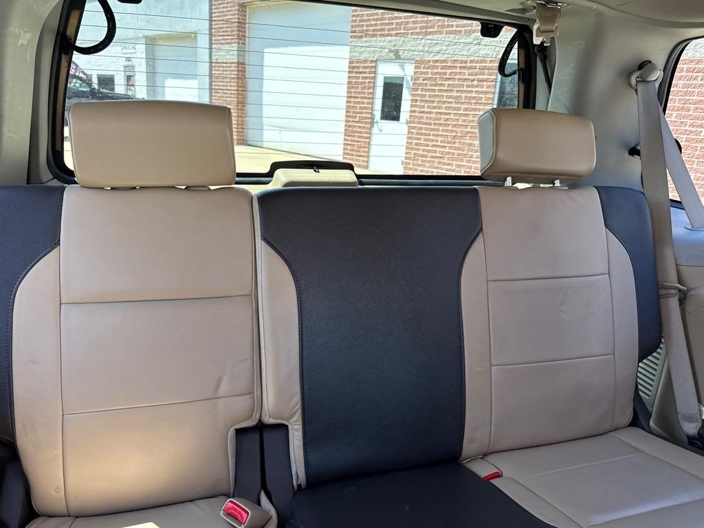 Nissan Armada Platinum 4WD 2013