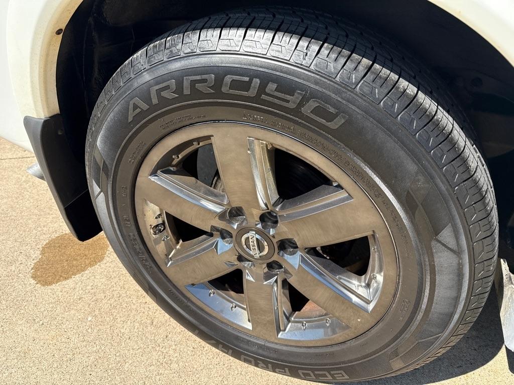 Nissan Armada Platinum 4WD 2013