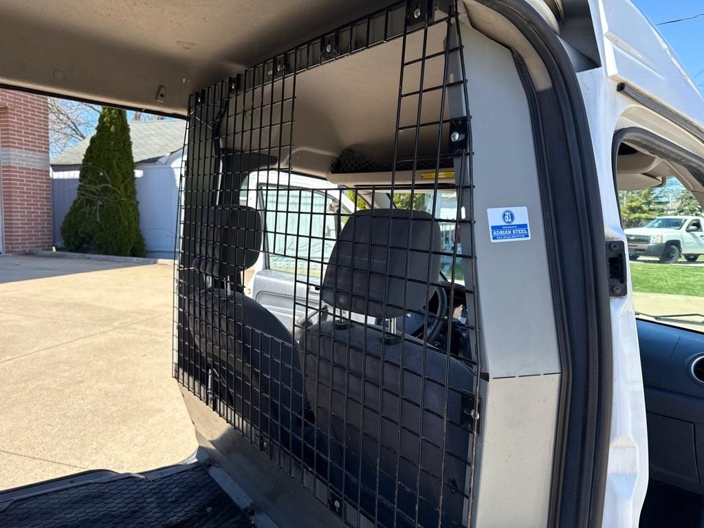 Ford Transit Connect XLT with Side and Rear Door Glass 2010