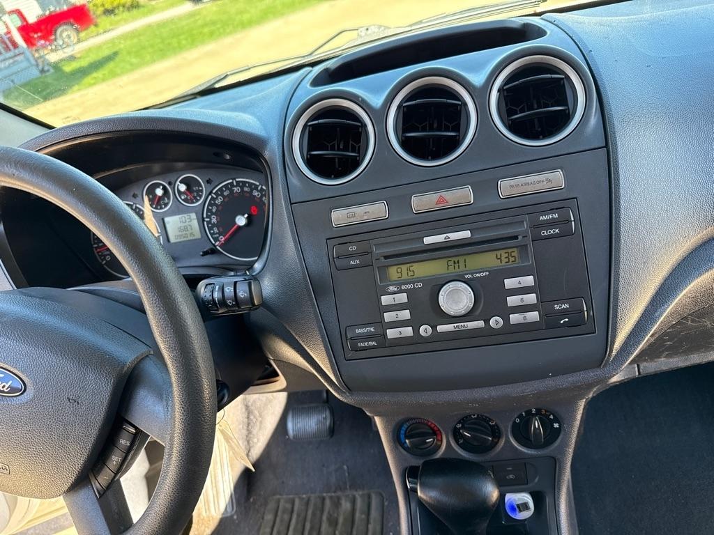 Ford Transit Connect XLT with Side and Rear Door Glass 2010
