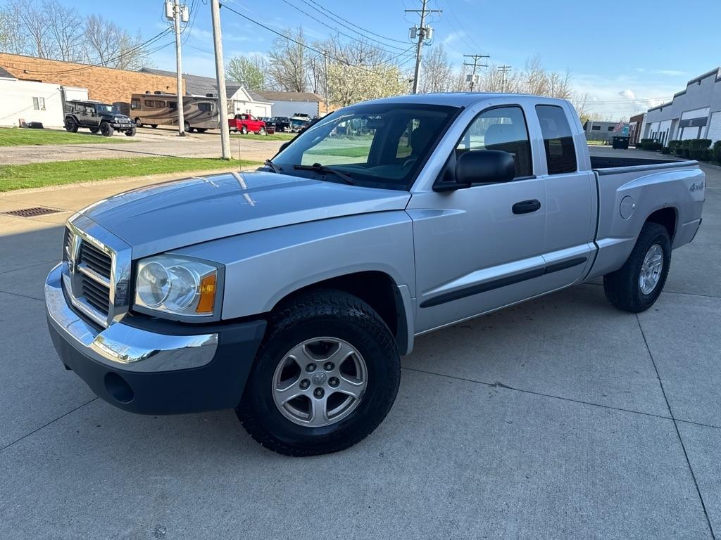 Dodge Dakota SLT Club Cab 4WD 2005