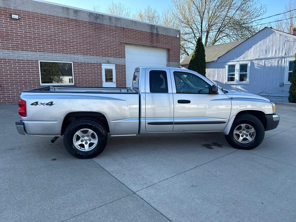 Dodge Dakota SLT Club Cab 4WD 2005