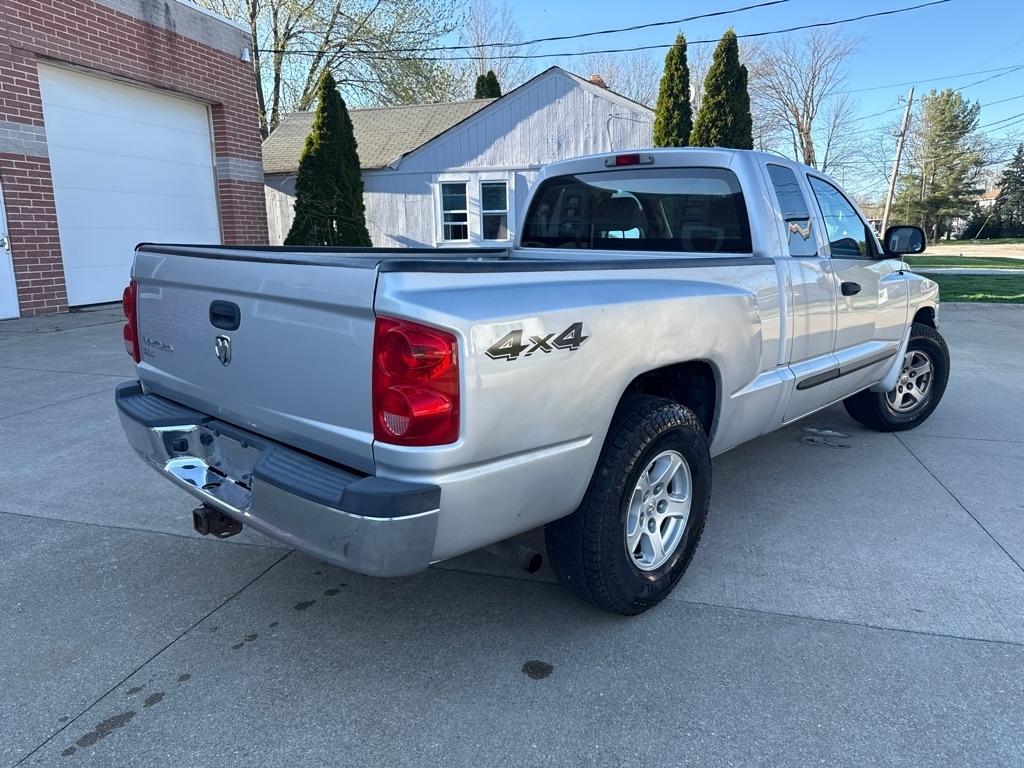 Dodge Dakota SLT Club Cab 4WD 2005
