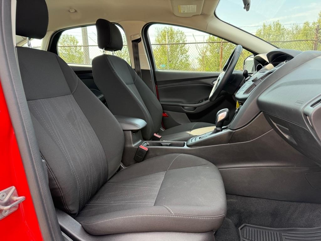 Ford Focus SE Sedan 2017