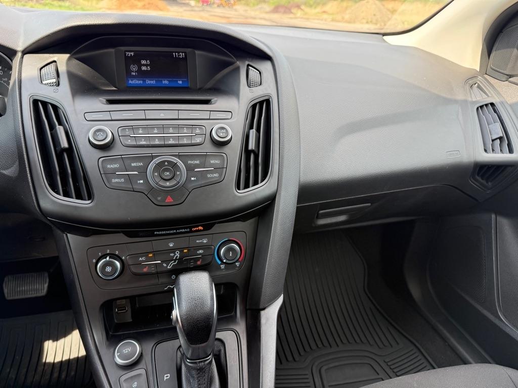 Ford Focus SE Sedan 2017