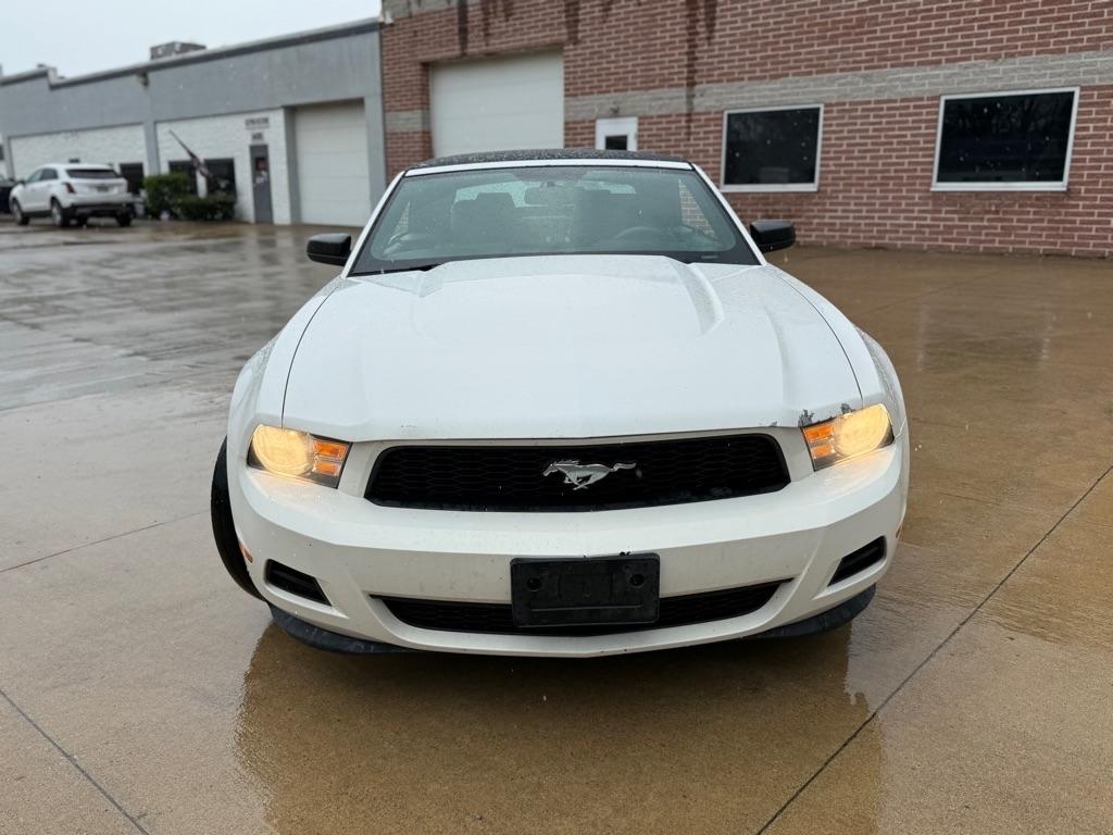 Ford Mustang V6 Convertible 2012