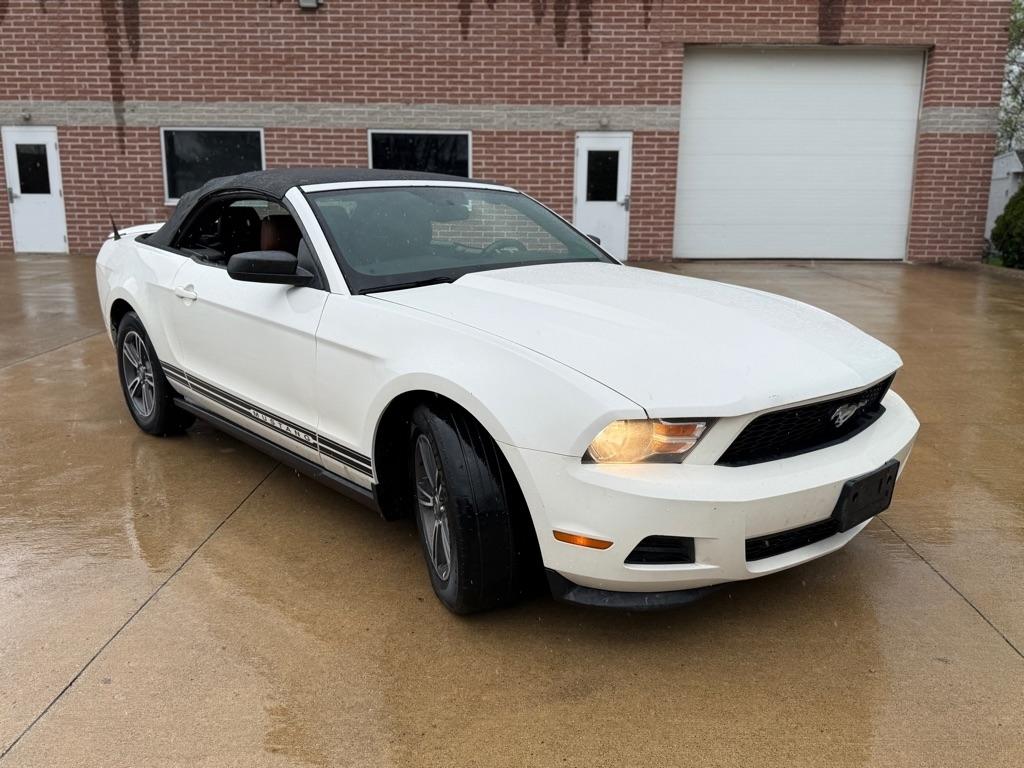 Ford Mustang V6 Convertible 2012