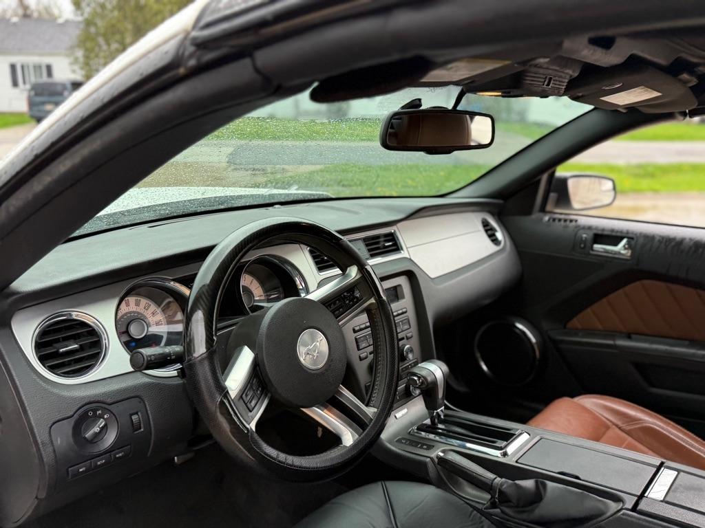 Ford Mustang V6 Convertible 2012