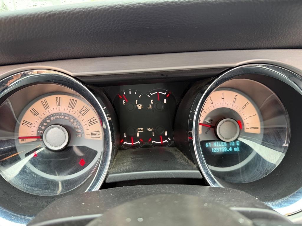 Ford Mustang V6 Convertible 2012